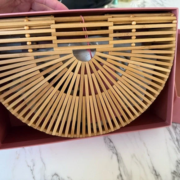 Cult Gaia GAIAS ARK SMALL TOP
HANDLE Natural Bamboo Ark Bag - Picture 6 of 7